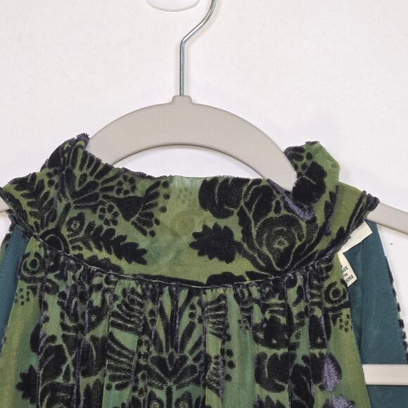 Max Studio Women's Halter Inspired Top. Size Small - Picture 5 of 10